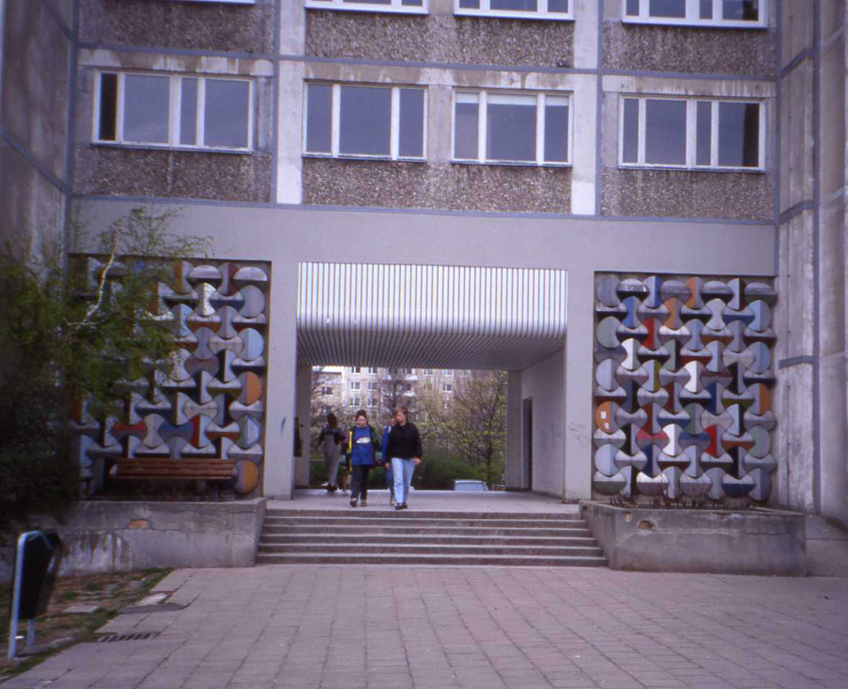 Eingang Block 10 WKI 1995, Willi Neubert